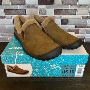 JSPORT Slip-on All-Terrain Shoes Style is Willa in Brown
